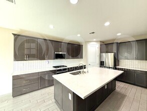 5542 N 107th Ln in Phoenix, AZ - Building Photo - Building Photo
