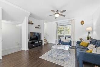 16337-16337 15 Ave in Surrey, BC - Building Photo - Building Photo