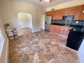 18 Shawmut St, Unit 2 in Weymouth, MA - Building Photo - Building Photo