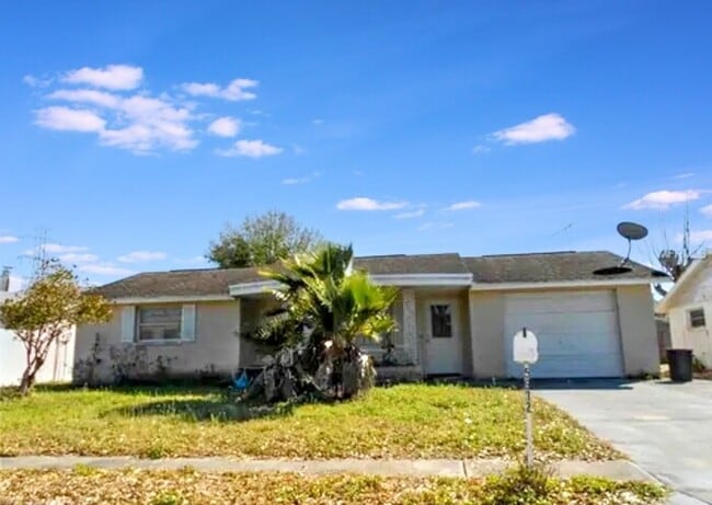property at 5912 Della Dr