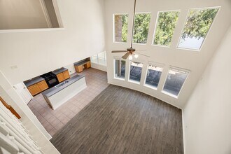 7711 Summer Shore Dr in Rosenberg, TX - Foto de edificio - Building Photo