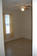631 J St, Unit Apartment 2 in San Antonio, TX - Foto de edificio - Building Photo