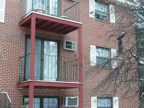 12 East Side Dr-Unit -15 in Concord, NH - Foto de edificio - Building Photo