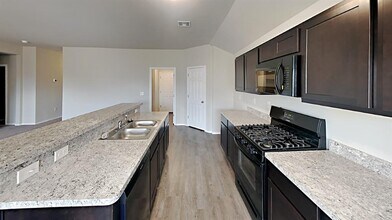 1825 Melanie Dr in Yukon, OK - Building Photo - Building Photo