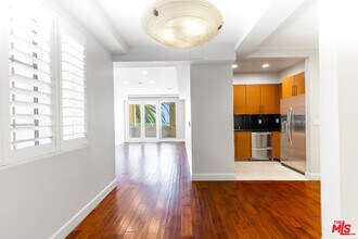 1751 Appian Wy in Santa Monica, CA - Foto de edificio - Building Photo