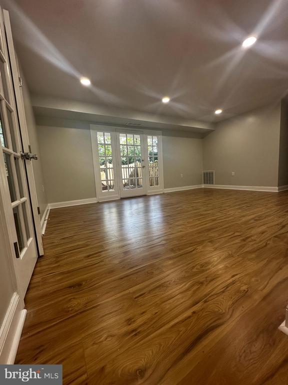 1130 S Washington St in Falls Church, VA - Building Photo - Building Photo