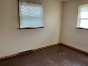 7017 N Teutonia Ave in Milwaukee, WI - Building Photo - Building Photo