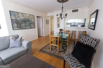 3481 Lakeside Dr NE in Atlanta, GA - Building Photo - Building Photo