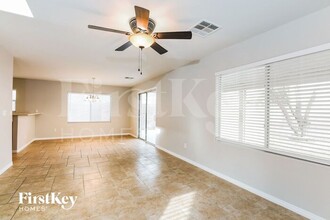 6422 Fulton Meadows Ave in Las Vegas, NV - Building Photo - Building Photo