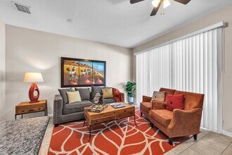 7085 Woodchase Glen Dr in Riverview, FL - Building Photo - Building Photo