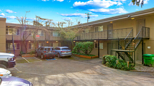 Cedar Lane Apartments in Seattle, WA - Building Photo - Building Photo