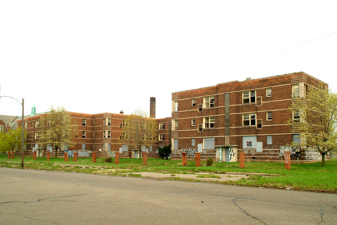 2901 W Chicago St in Detroit, MI - Building Photo