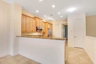 4505 Artesa Way S in Palm Beach Gardens, FL - Building Photo - Building Photo