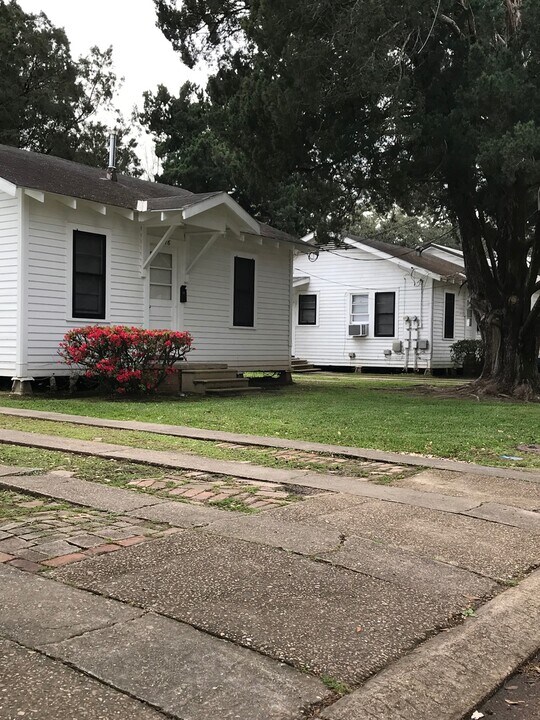 118 St Michael St in Lafayette, LA - Building Photo