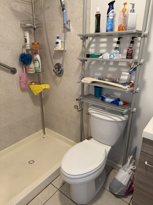 36 Mersereau Ave, Unit Floor 1 in Staten Island, NY - Building Photo - Building Photo