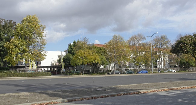 Pasatiempo Apartments in Fremont, CA - Building Photo - Building Photo
