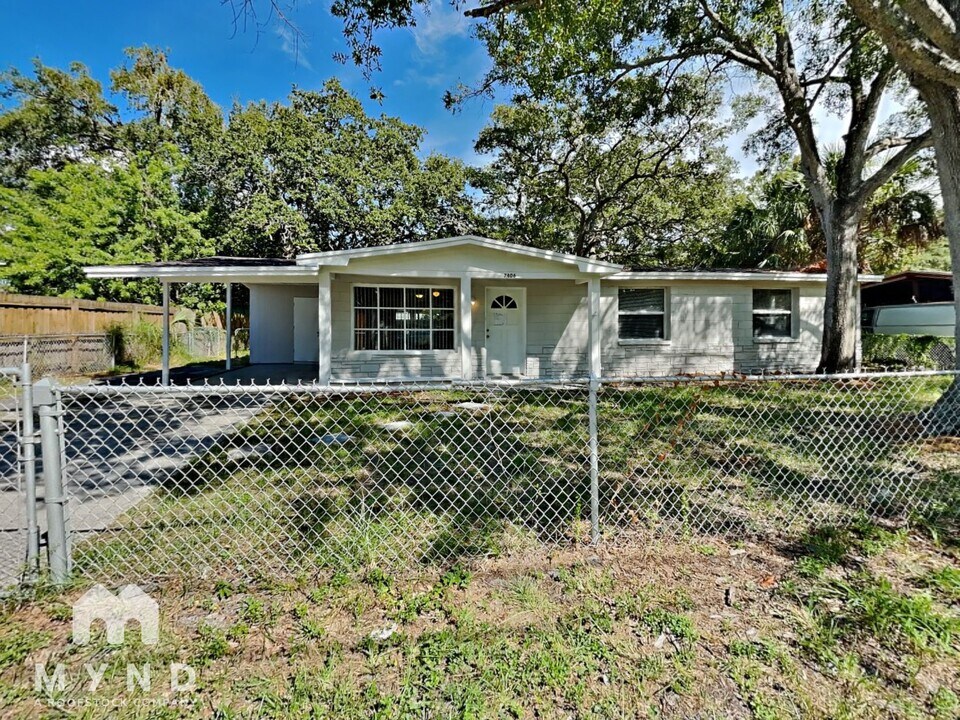 7406 S Mascotte St in Tampa, FL - Building Photo