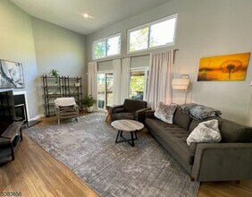 4 Cedar Ln in Morristown, NJ - Building Photo - Building Photo