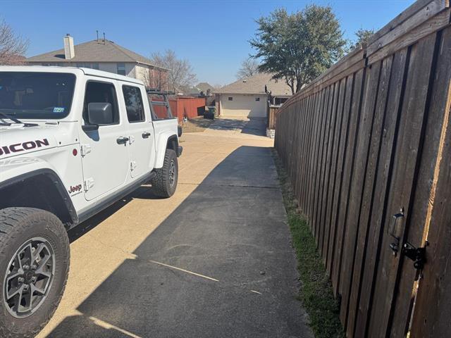 1326 Greenhaven Dr in Garland, TX - Building Photo - Building Photo