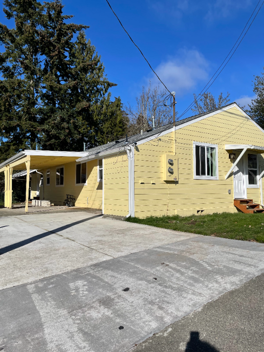 130 Oak St-Unit -B in Bremerton, WA - Building Photo