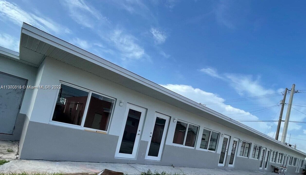 2196 Ali Baba Ave-Unit -7 in Opa Locka, FL - Building Photo