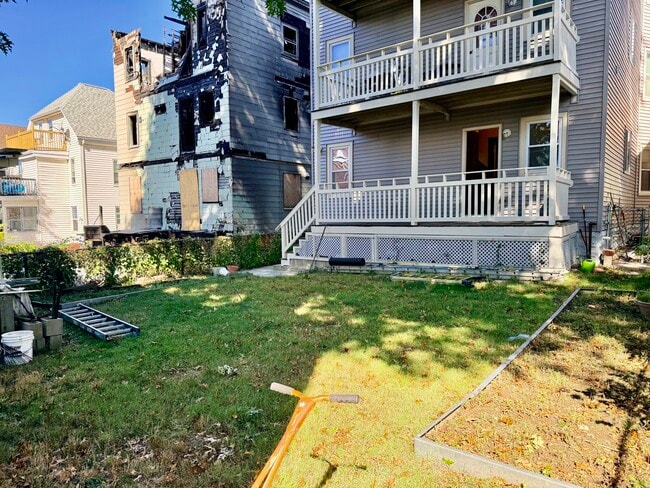 70 Raymond Ave, Unit 1 in Somerville, MA - Building Photo - Building Photo