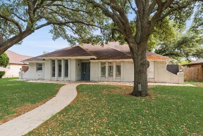 7124 Teresita Trail in Dallas, TX - Building Photo - Building Photo