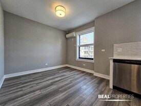 3943.5 N Janssen Ave in Chicago, IL - Building Photo