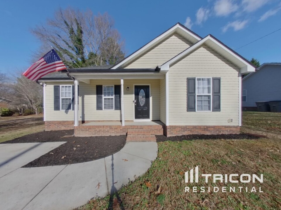 506 W 21st St in Kannapolis, NC - Building Photo