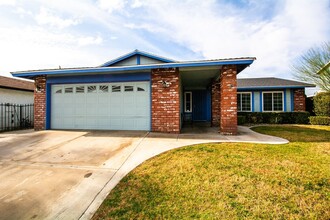 7582 Lime Ave in Fontana, CA - Building Photo - Building Photo