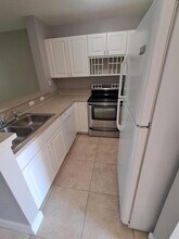 2702 Lakeview Dr W in Royal Palm Beach, FL - Foto de edificio - Building Photo