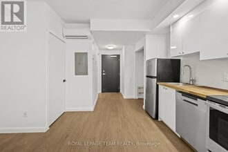 506-506 Gladstone Ave in Ottawa, ON - Building Photo - Building Photo