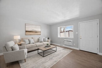 Cedar Court in Arvada, CO - Foto de edificio - Building Photo