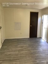 10718 SW Sandalfoot Blvd in Boca Raton, FL - Building Photo