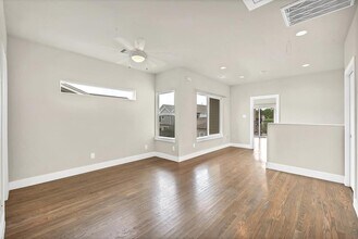 4411 Hershe St in Houston, TX - Building Photo - Building Photo