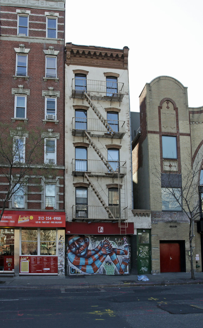 145 E Houston St in New York, NY - Building Photo - Building Photo