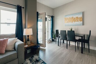 202 E Main St, Unit ID1397955P in Johnson City, TN - Foto de edificio - Building Photo