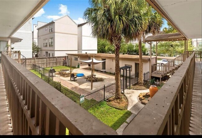 4036 Bellefontaine in Houston, TX - Building Photo - Building Photo