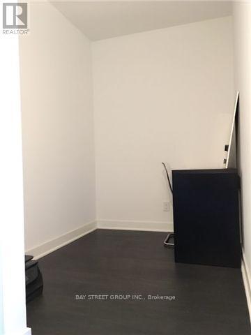 15-3815 Grenville St in Toronto, ON - Building Photo - Building Photo