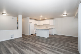 Cottage Woods in Tukwila, WA - Foto de edificio - Building Photo