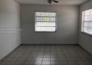 25 W 12th St in Hialeah, FL - Building Photo - Building Photo