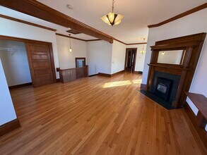 125 E Johnson St, Unit #2 in Madison, WI - Foto de edificio - Building Photo