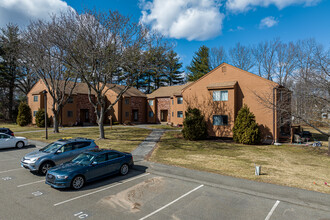 Georgetown Condominiums in Plantsville, CT - Building Photo - Building Photo