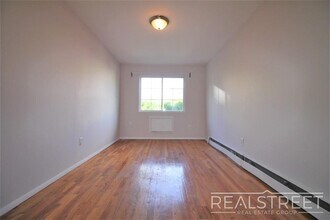 Winthrop Street in Brooklyn, NY - Building Photo - Building Photo