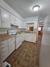128 S High St in Sugar Creek, MO - Building Photo - Building Photo