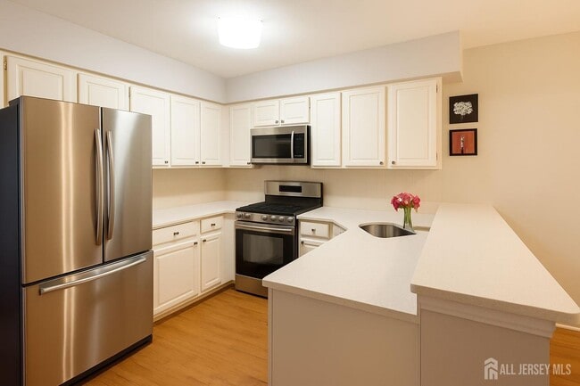 property at 44 Heather Ct