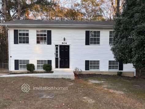 604 Tower Rd in Peachtree City, GA - Foto de edificio - Building Photo