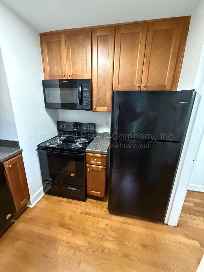2636 Greenbrier Rd in Winston-Salem, NC - Building Photo - Building Photo