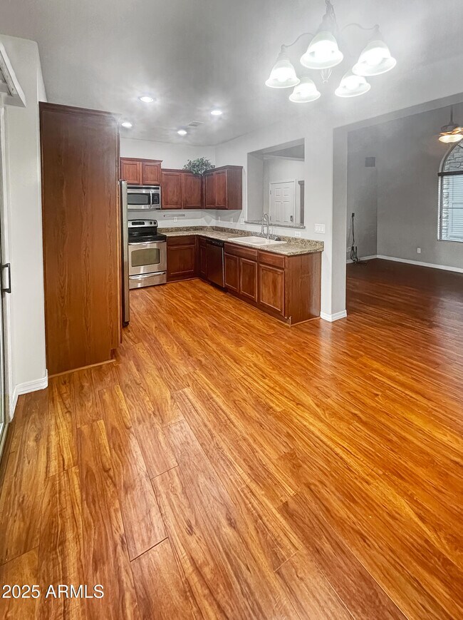 2143 W Le Marche Ave in Phoenix, AZ - Building Photo - Building Photo