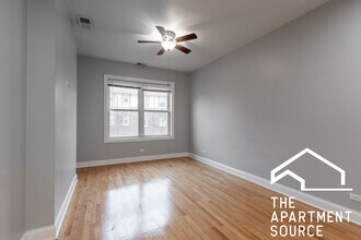 4502 N Sheridan Rd, Unit 2 in Chicago, IL - Building Photo - Building Photo